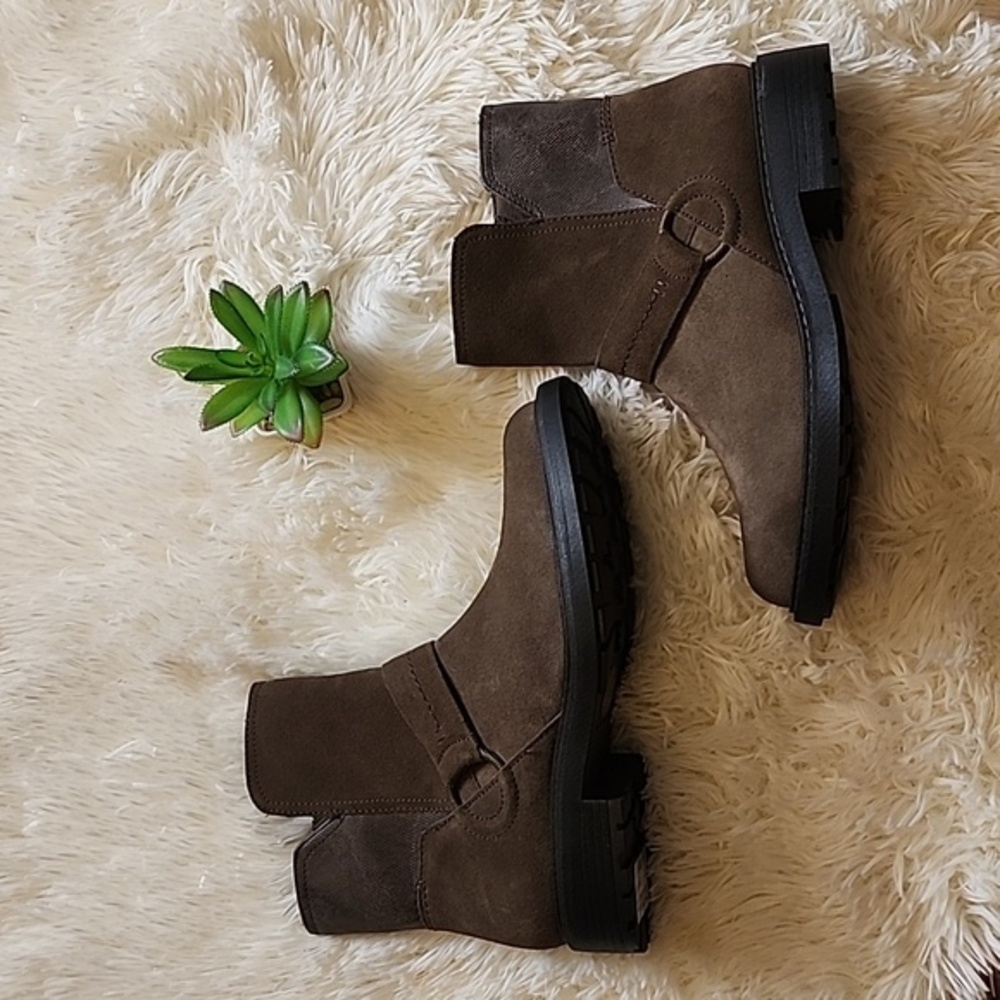 Clarks Opal Rose Dark Olive Suede Boot 8W